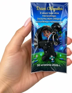 Brelok Gracza z Dzwonkiem + Życzenia - Prezent na Dzień Chłopaka do Szkoły Przedszkola Klasy dla Chłopca