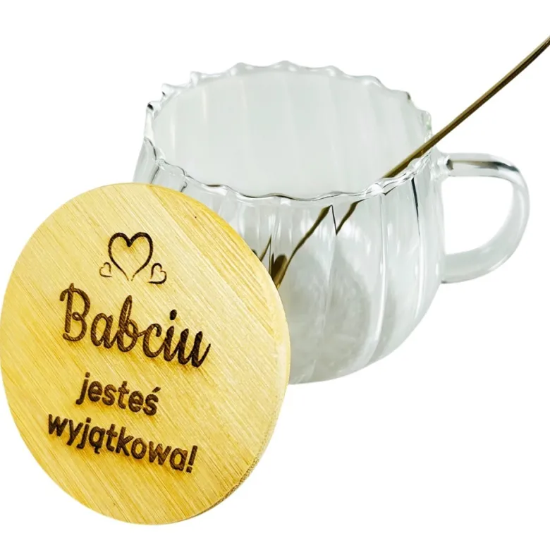 Filiżanka 450 ml z Pokrywką i Łyżeczką dla Babci - Prezent na Dzień Babci i Dziadka Świadka