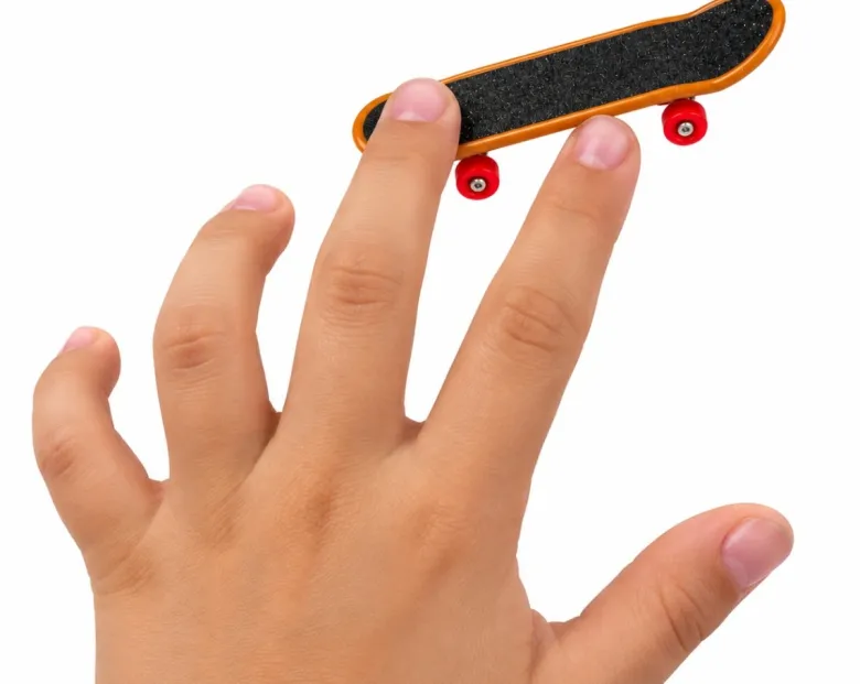 Mini Deskorolka na Palce Fingerboard + Życzenia - Prezent na Dzień Chłopaka do Szkoły Przedszkola Klasy