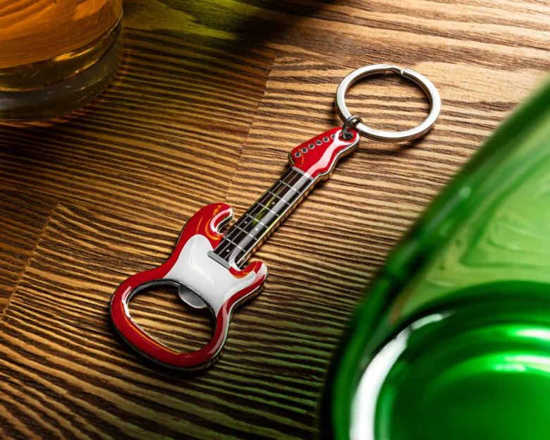 Otwieracz gitara elektryczna z magnesem - CZERWONY