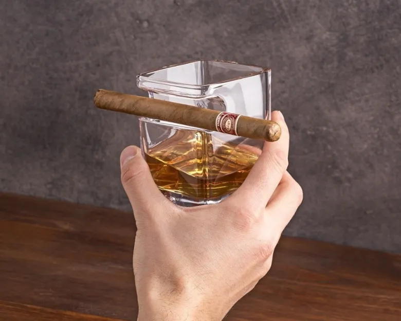 Szklanka na whisky i cygaro