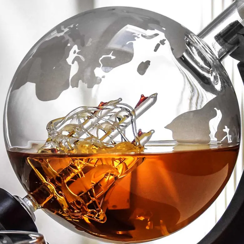 Zestaw do whisky GLOBUS: karafka, 2 szklanki i kamienne kostki - prezent na 40 50 60 urodziny dla faceta taty męża